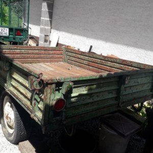 Pogonska prikolica za traktor ili motokultivator