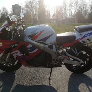 HONDA CBR 900RR