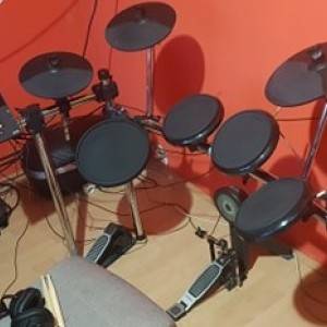 Prodajem elektronac, Alesis Forge advanced, može zamjena za elektro ak