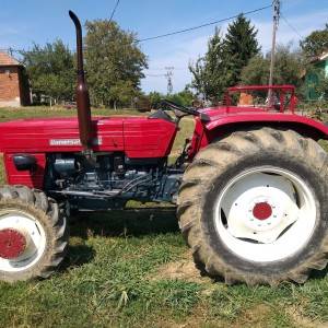 Traktor Universal 550 DTC