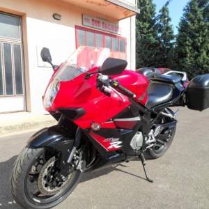Prodajem Hyosung gt650r
