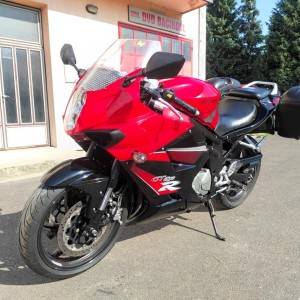 Prodajem Hyosung gt650r