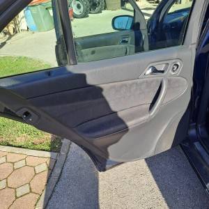 Prodajem Mercedes Benz c200 classic