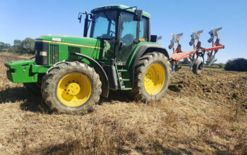 John deere 6910