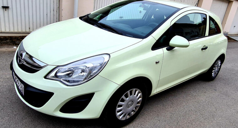 Opel Corsa D Color Edition + klima + bluetooth