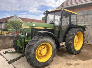 John Deere 2250