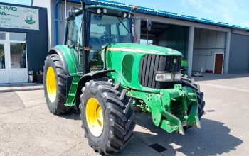 TRAKTOR JOHN DEERE 6520