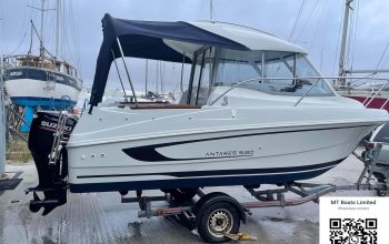 2011 Beneteau Antares 5.80 Motor Boat