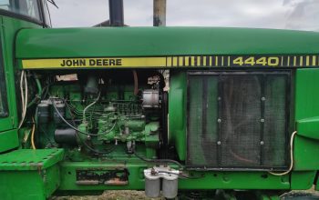 JOHN DEERE 4440