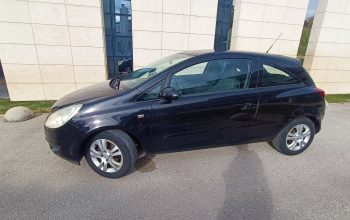 Corsa 1.2 i reg jednu godinu 149000km 2007 god bez hrđe mali potrošac al felge klima